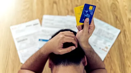Ți-a blocat banca banii? Ghinion! Nu știi când îi recuperezi