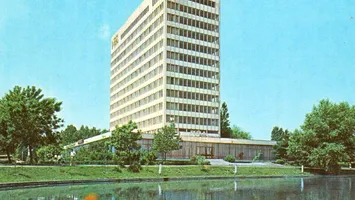 Clădirea-far a litoralului comunist va fi demolată. Un hotel-monument din Mamaia, la final de drum
