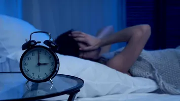 Cum poți adormi în doar 10 minute. Metoda simplă, care combate stresul și insomnia