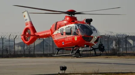 Bărbat lovit de o autoutilitară, transportat în stare gravă la spital cu un elicopter SMURD