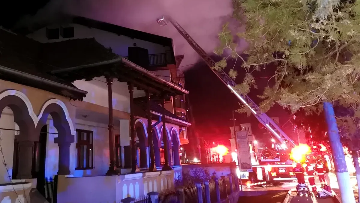 Incendiu la pensiunea El Ryo  din Călimănești: un angajat a murit, patronul a fost rănit