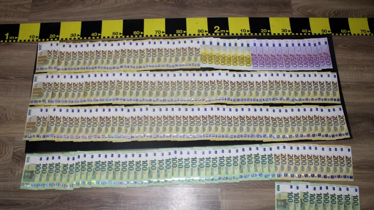Bărbat care mergea la protestul AUR, săltat de polițiști. Avea asupra lui 40 de mii de euro, bani nejustificați