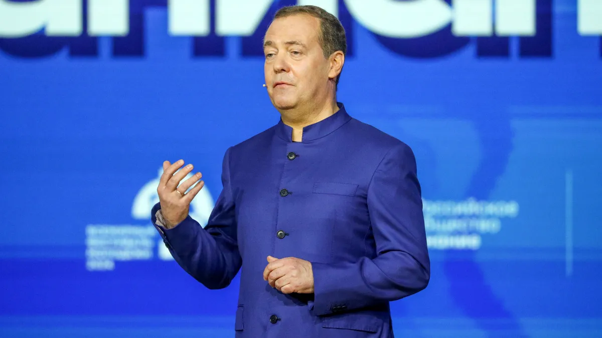 Medvedev trece la jocuri dure: îi amintește lui Trump de soarta lui JFK