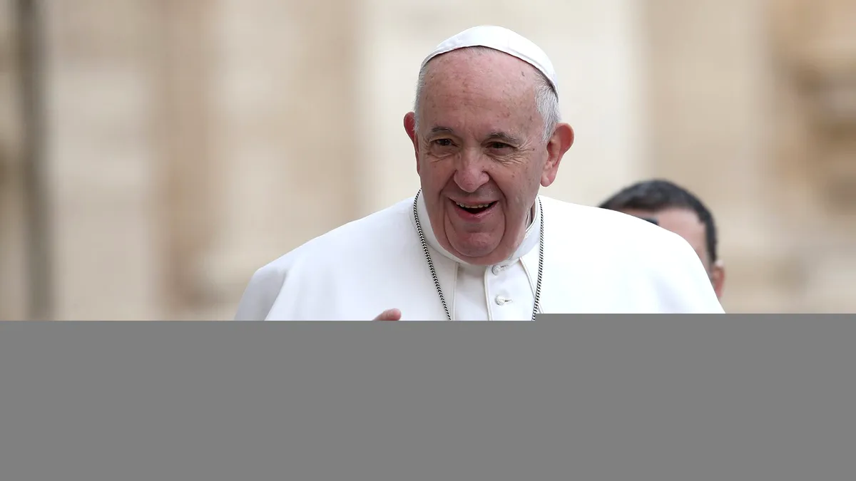 Papa Francisc cere respect pentru femei: „Geniul lor duce lumea înainte”