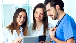 Cum a devenit Medicina „regina” admiterii universitare din 2026? Rectorul Facultății de Medicină din Tg. Mureș descrie „raiul halatelor albe”