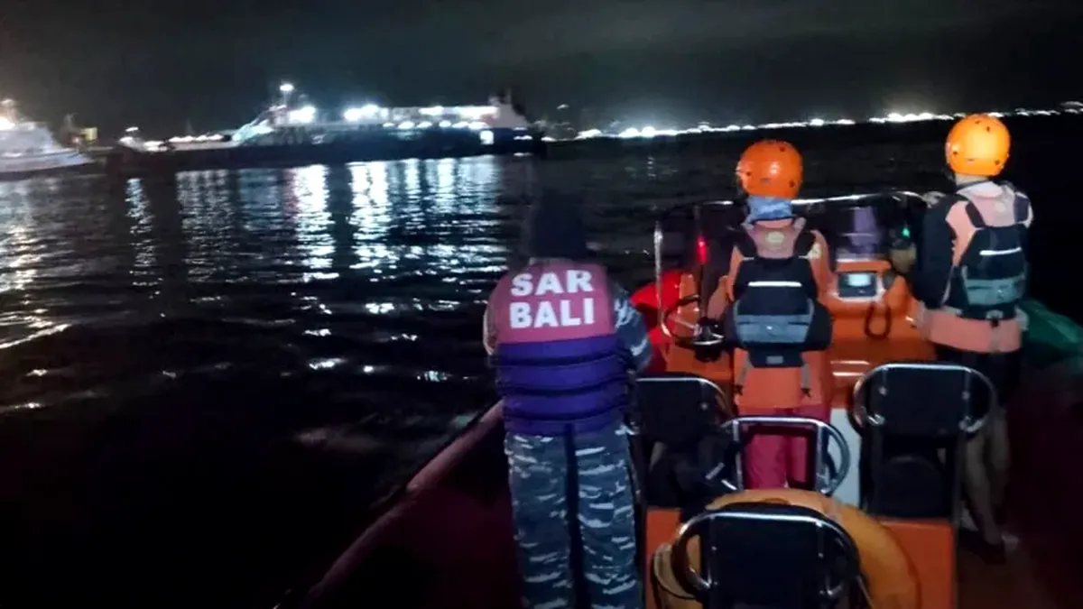 Naufragiu în Indonezia: Patru morți și zeci de persoane dispărute după scufundarea unui feribot spre Bali
