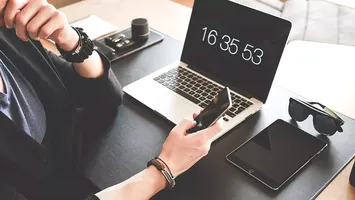 Avertisment DNSC: Mesaje înșelătoare cu „joburi online” circulă pe SMS și WhatsApp