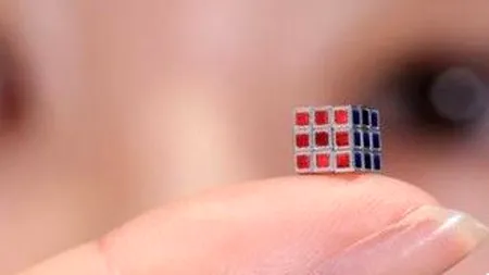 Cât costă cel mai mic cub Rubik? Ai nevoie de o pensetă pentru a-l rezolva