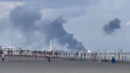 Incediu de proporții la Petromidia! Fumul negru se vede de la mare distanță FOTO/VIDEO