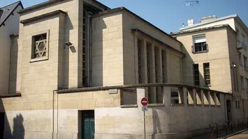 Incendiatorul unei sinagogi din Rouen, împușcat de polițiștii pe care îi ataca