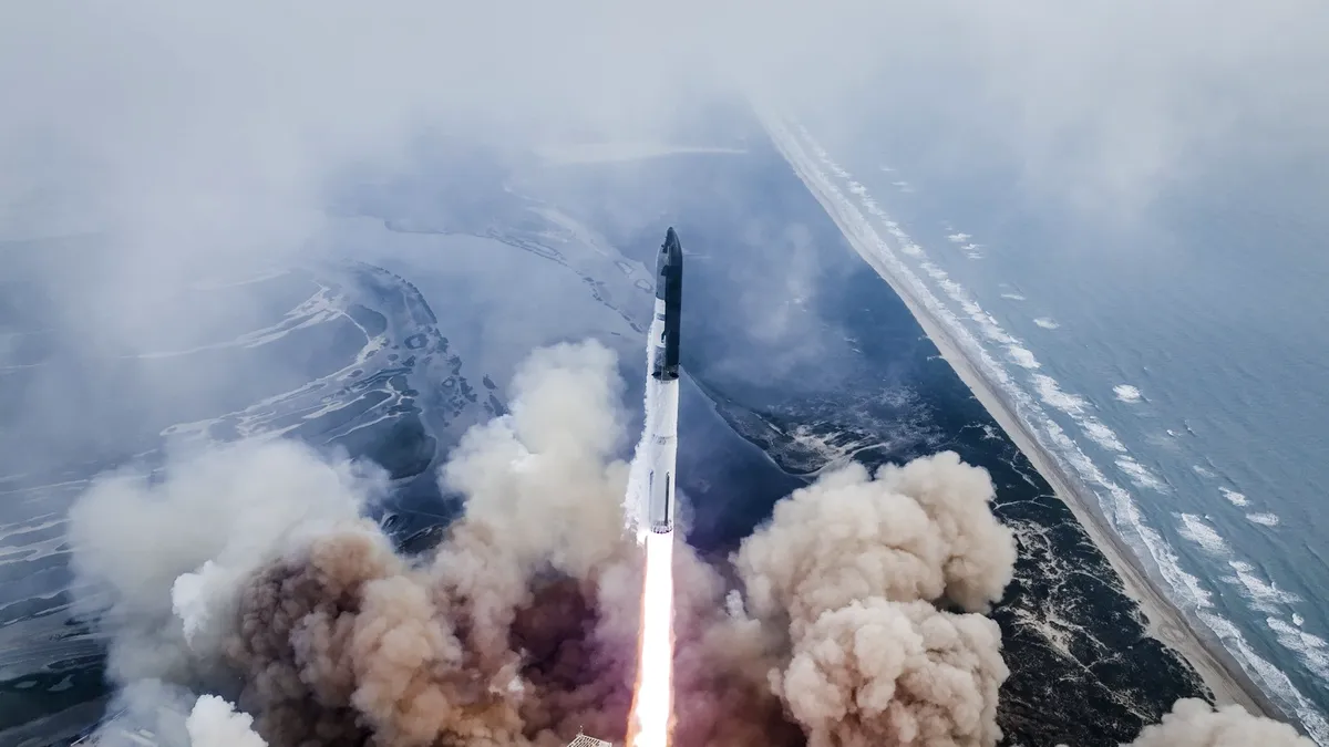 Încă un eșec pentru Elon Musk. Propulsorul rachetei Starship a explodat