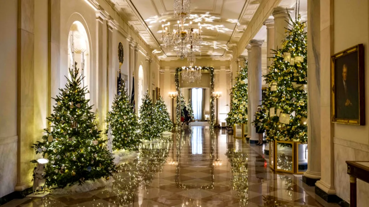 Cum arată Casa Albă decorată de Crăciun (GALERIE FOTO)