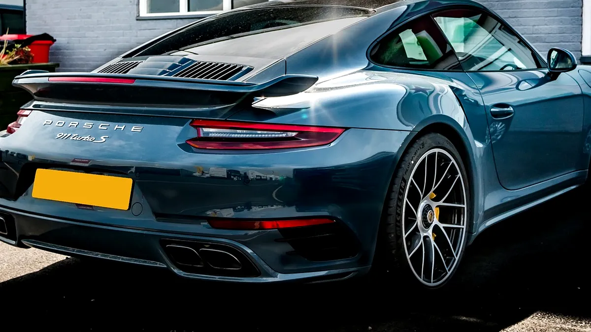 BYD şi Porsche şochează investitorii, fiecare în felul său. Ultima şansă pentru Porsche, spune Deutsche Bank