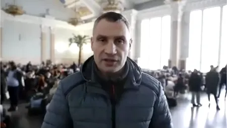 Primarul Kievului, Vitali Klitschko, arată cum funcționează gara capitalei în condiții de război. Dialog emoționant cu un copil refugiat (video)