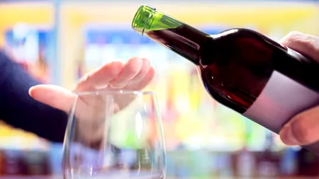 Aviz iubitorilor de vin: poluant foarte răspândit, detectat în băutură