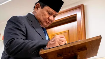 Bune practici! Preşedintele Indoneziei vrea să îi închidă pe oficialii corupţi pe o insulă înconjurată de rechini