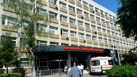 Scandal la Spitalul Județean din Satu Mare după ce o tânără însărcinată în șase luni a murit la ATI. Rudele au vrut să intre în spital