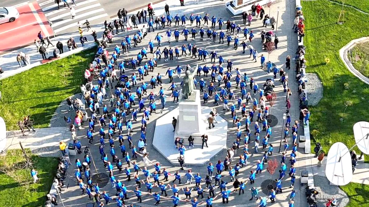 Flashmob cu sute de dansatori la Congresul Național al Școlilor de Dans Popular Românesc