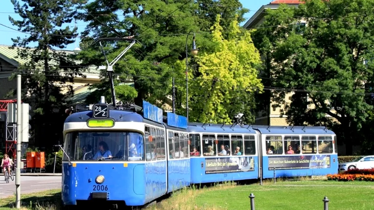 Tramvaiul-cofetărie, darul STB de Ziua Copilului, pleacă de la Depoul Dudești