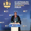 Șoșoacă la curtea țarului: slugărnicia își pune ie și vorbește în numele României