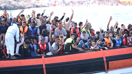 Reguli mai dure pentru migranți: după opt ani de impas Parlamentul European a adoptat Pactul privind migrația și azilul
