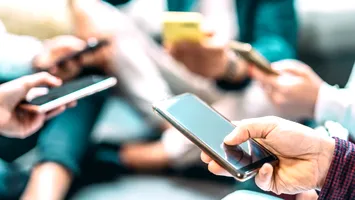 Studiu: Inteligența artificială poate identifica rapid utilizatorii anonimi