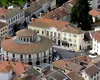 Oferta care face turul Europei. Case la un euro într-un sat francez cu farmec istoric