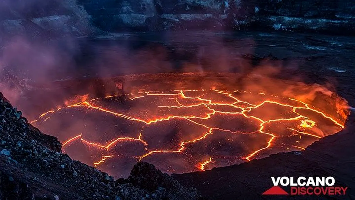 Mauna Loa, cel mai mare vulcan activ din lume, a început să erupă