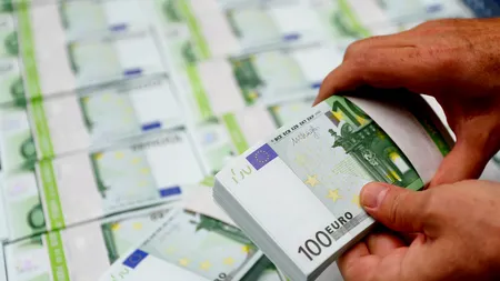 Rusia ocoleşte sancţiunile internaţionale. Bancnote în valoare totală de miliarde de dolari şi euro au intrat în ţară, în pofida interdicţiilor