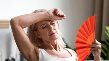 Dieta vegetariană poate reduce simptomele postmenopauzei