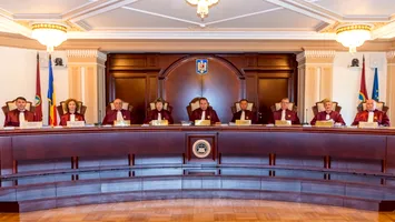 CCR admite sesizarea ÎCCJ: reacțiile politicienilor