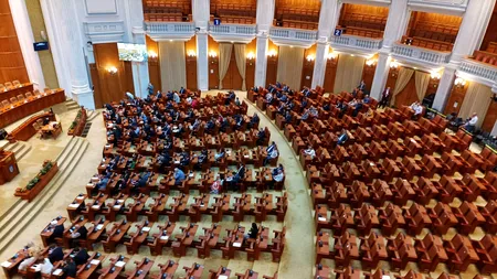 Variantă pentru blocarea moțiunii: Doar parlamentarii vaccinați să aibă acces la ședință