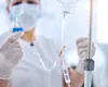 Microplastice pompate direct în sânge prin… pungile de perfuzii