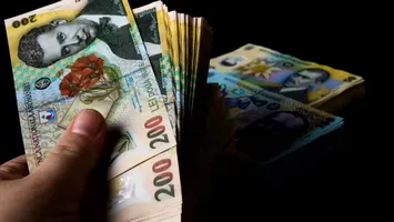 Stop cumul pensie-salariu: bugetarii pot rămâne în sistem până la 70 de ani, dar cu pensia redusă 85%