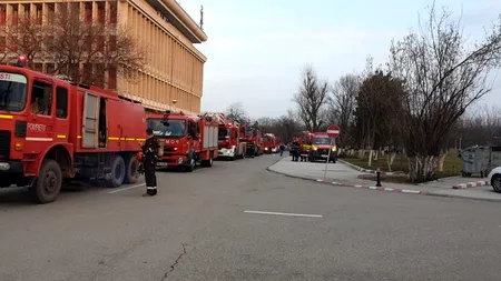 Incendiu la Politehnica. 10 autospeciale de stingere au fost alertate