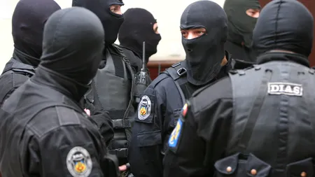 Descinderi la locuința unei profesoare. A dus acasă bunurile școlii