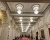 Exemplu de risipă? Holurile Parlamentului, puternic iluminate în plin risc de blackout din cauza caniculei (VIDEO)