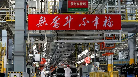 Invazia inversă: Cum a devenit China colacul de salvare și platforma de export a constructorilor auto occidentali