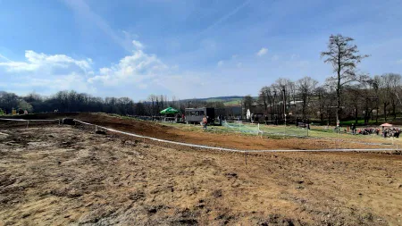 ČTK: În Cehia, un participant la motocros s-a izbit de spectatori