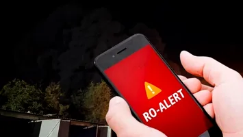 RO-Alert la 2:12 în București. Flăcări uriașe la o hală din Sectorul 1