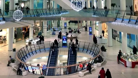 Alertă cu bombă la Mall Băneasa. Persoanele din interior au fost evacuate. Alarmă falsă