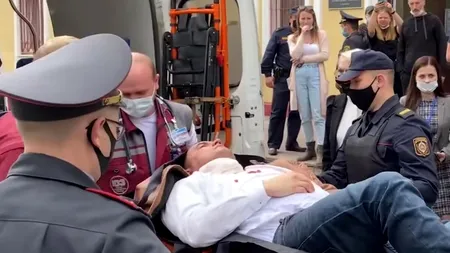 Un activist s-a înjunghiat în gât cu un pix, în boxa acuzaţilor (VIDEO)