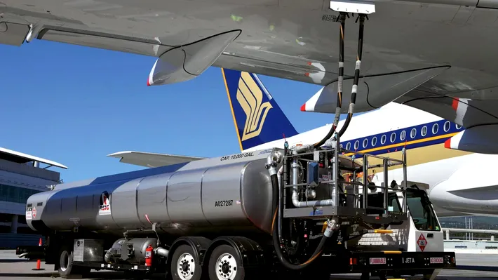 Avertisment AIE: Europa mai are combustibil pentru avioane doar 6 săptămâni