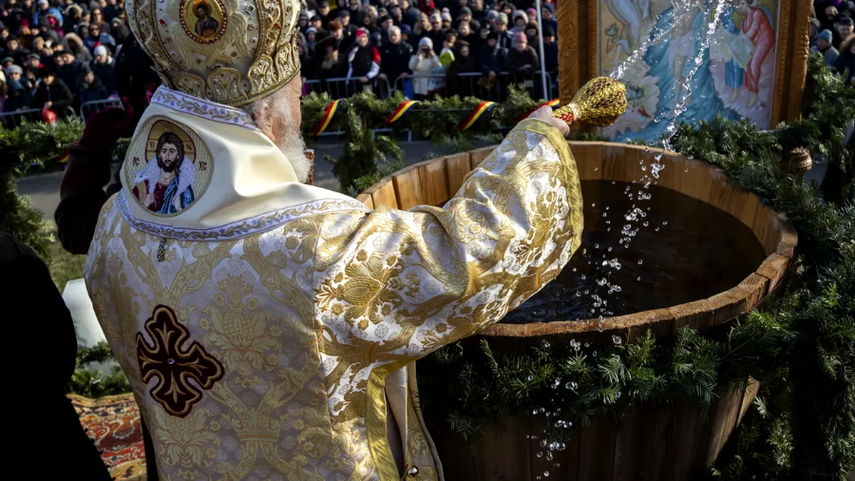 Boboteaza 2026: cozi la agheasmă în marile orașe din România