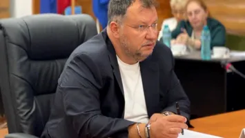 Confruntare între Toma Petcu și Ilie Bolojan, în ședința PNL: Partidul se raportează politic doar la comentariile și la analizele din spații online