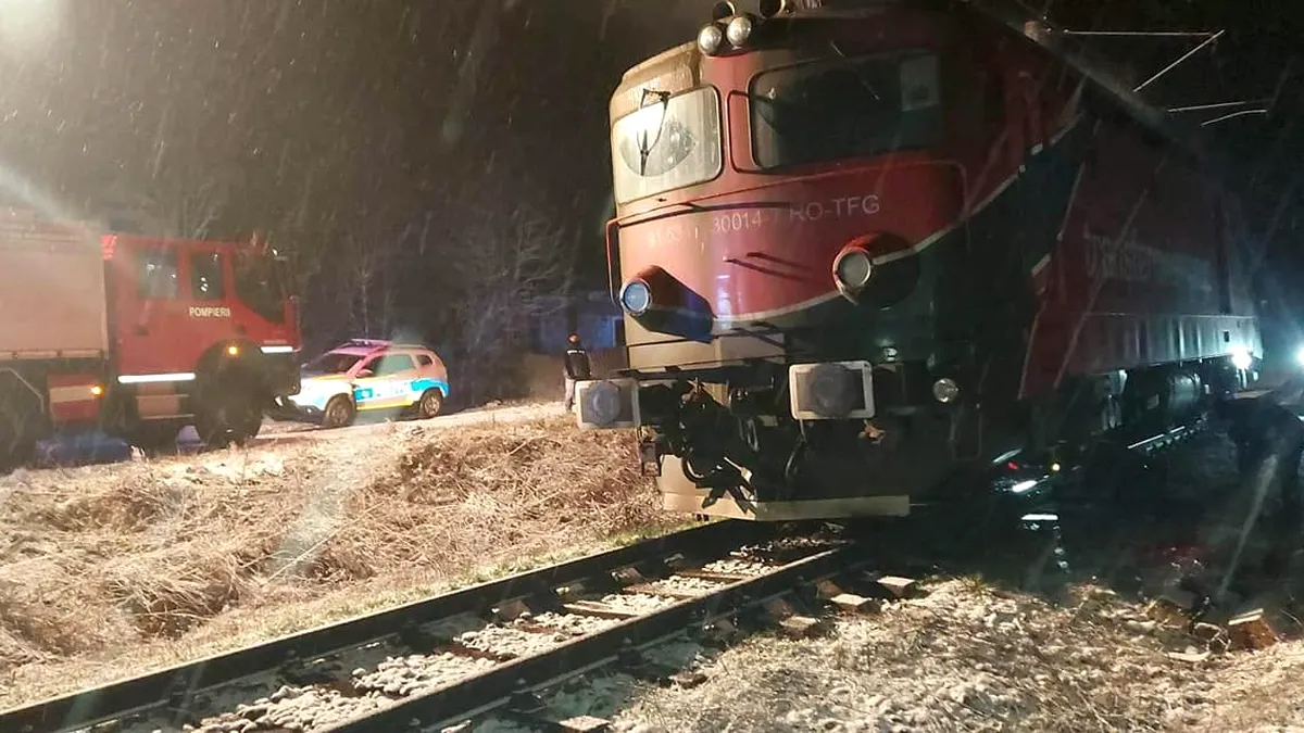 Locomotiva unui tren de marfă care transporta combustibil a luat foc