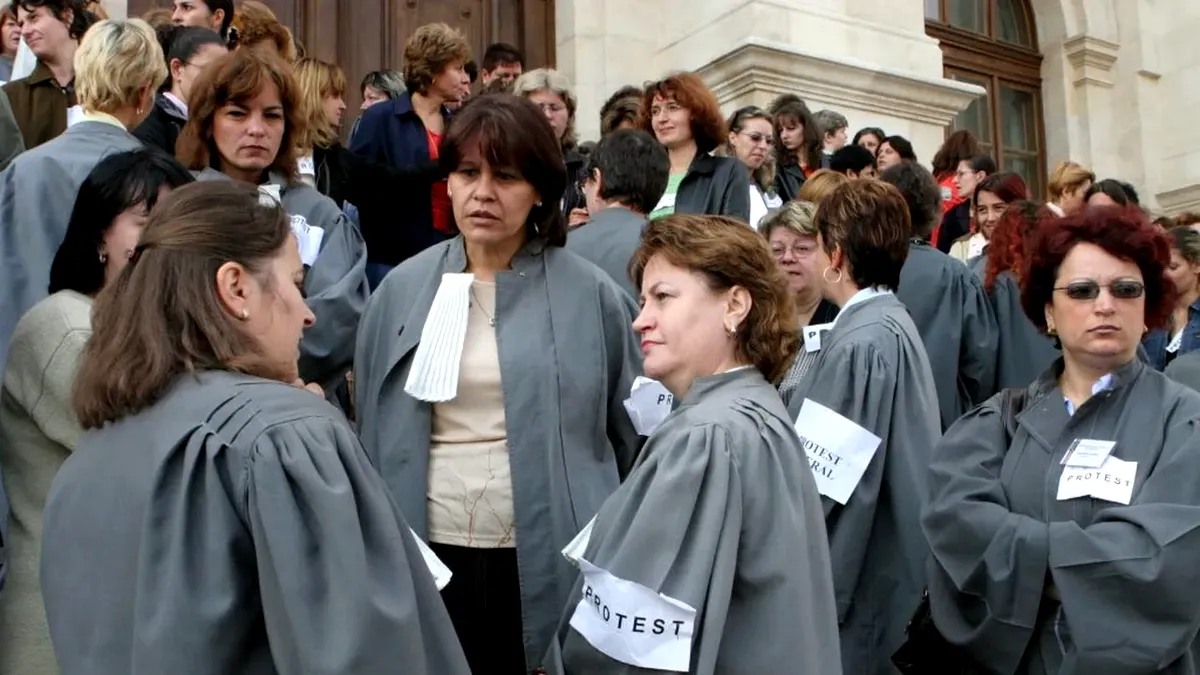Înalta Curte, lovitură pentru mii de grefieri: pensiile nu vor fi recalculate după salarii mai mari