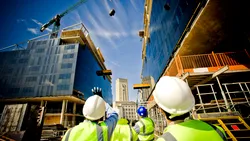 Anul începe cu concedieri și scumpiri. Industria și construcțiile, primele lovite în 2026