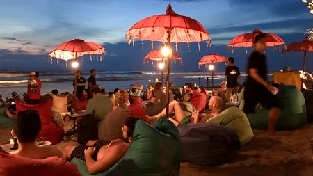 Rușii și ucrainenii care fug de război fac haos în Bali: 
