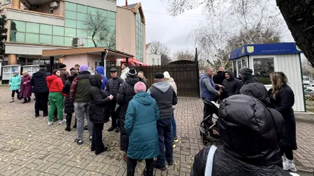 Cozi lungi la secțiile de votare din Chișinău pentru alegerile parlamentare din România VIDEO